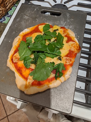 pineapple gouda argula pizza